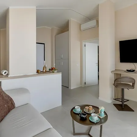 View Mercurio With Shared Pool Brenzone sul Garda