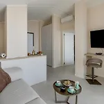 View Mercurio With Shared Pool برنزوني سول جاردا