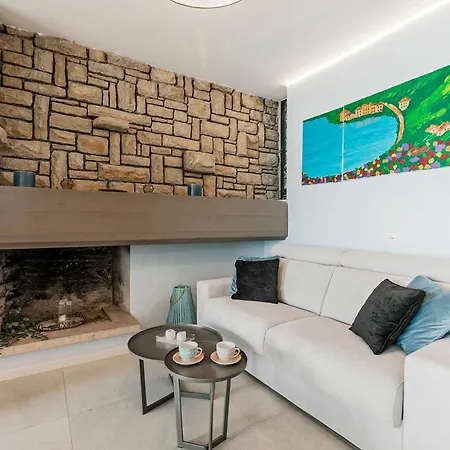 Apartment View Mercurio With Shared Pool Brenzone sul Garda