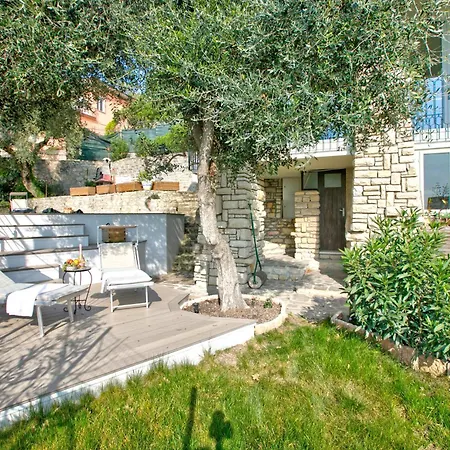 View Mercurio With Shared Pool Apartment *