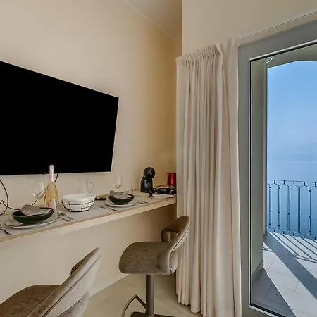 Apartment View Mercurio With Shared Pool Brenzone sul Garda