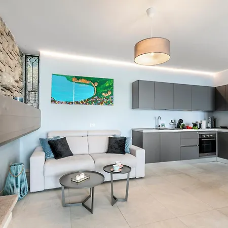 Apartment View Mercurio With Shared Pool Brenzone sul Garda